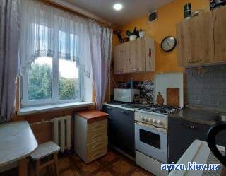 Продаж 2-кімнатної Дарницька площа