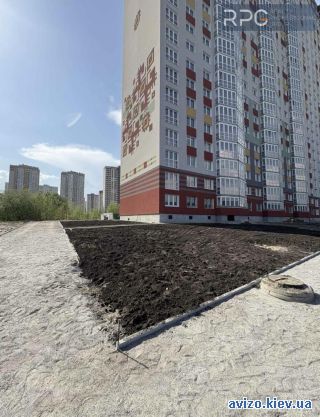 <a class='adt__geo' href='/nerukhomist/prodazh-kvartyr-budynkiv/kvartyry/kyiv-misto/q-1-кімнатні/'>1 кімната</a>-комнатная квартира
