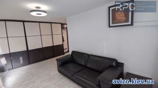 Продается <a class='adt__geo' href='/nerukhomist/prodazh-kvartyr-budynkiv/kvartyry/kyiv-misto/q-2-кімнатні/'>2 кімнати</a>-комнатная квартира, ст.м. Дворец Украина