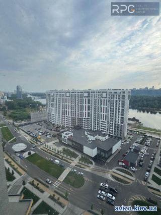 Продается <a class='adt__geo' href='/nerukhomist/prodazh-kvartyr-budynkiv/kvartyry/kyiv-misto/q-3-кімнатні/'>3 кімнати</a>-комнатная квартира