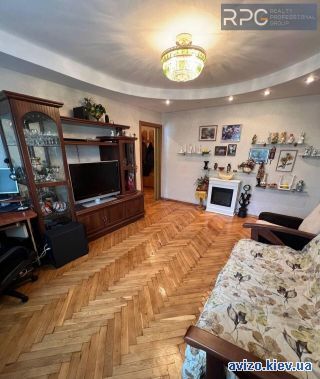 Продам <a class='adt__geo' href='/nerukhomist/prodazh-kvartyr-budynkiv/kvartyry/kyiv-misto/q-3-кімнатні/'>3 кімнати</a>-комнатную квартиру, ст.м. Политехнический институт
