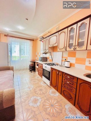 <a class='adt__geo' href='/nerukhomist/prodazh-kvartyr-budynkiv/kvartyry/kyivska-oblast/q-1-кімнатні/'>1 кімната</a>-комнатная квартира, Софиевская Борщаговка