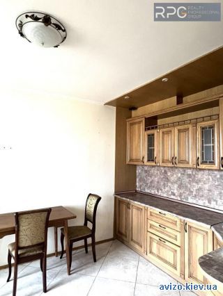 Продам <a class='adt__geo' href='/nerukhomist/prodazh-kvartyr-budynkiv/kvartyry/kyiv-misto/q-3-кімнатні/'>3 кімнати</a>-комнатную квартиру, ст.м. Позняки
