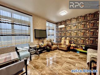 Продажа <a class='adt__geo' href='/nerukhomist/prodazh-kvartyr-budynkiv/kvartyry/kyiv-misto/q-3-кімнатні/'>3 кімнати</a>-комнатной квартиры