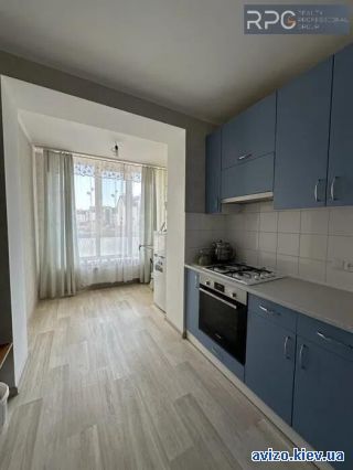<a class='adt__geo' href='/nerukhomist/prodazh-kvartyr-budynkiv/kvartyry/kyivska-oblast/q-1-кімнатні/'>1 кімната</a>-комнатная квартира, Софиевская Борщаговка