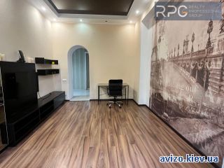 Сдается <a class='adt__geo' href='/nerukhomist/orenda-kvartyr-budynkiv/kvartyry/kyiv-misto/q-3-кімнатні/'>3 кімнати</a>-комнатная квартира