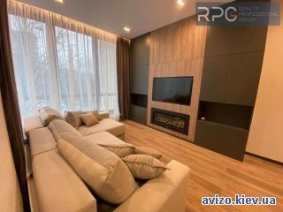 Сдам <a class='adt__geo' href='/nerukhomist/orenda-kvartyr-budynkiv/kvartyry/kyiv-misto/q-3-кімнатні/'>3 кімнати</a>-комнатную квартиру