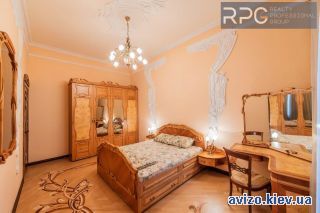 Сдается <a class='adt__geo' href='/nerukhomist/orenda-kvartyr-budynkiv/kvartyry/kyiv-misto/q-3-кімнатні/'>3 кімнати</a>-комнатная квартира, ст.м. Университет