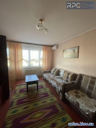 <a class='adt__geo' href='/nerukhomist/prodazh-kvartyr-budynkiv/kvartyry/kyiv-misto/q-1-кімнатні/'>1 кімната</a>-комнатная квартира