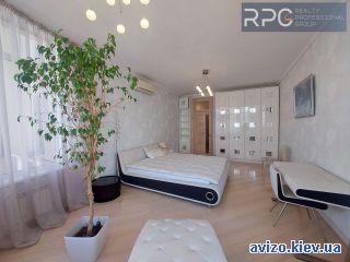 Сдам <a class='adt__geo' href='/nerukhomist/orenda-kvartyr-budynkiv/kvartyry/kyiv-misto/q-3-кімнатні/'>3 кімнати</a>-комнатную квартиру