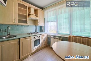 Продажа <a class='adt__geo' href='/nerukhomist/prodazh-kvartyr-budynkiv/kvartyry/kyiv-misto/q-3-кімнатні/'>3 кімнати</a>-комнатной квартиры, ст.м. Выдубичи