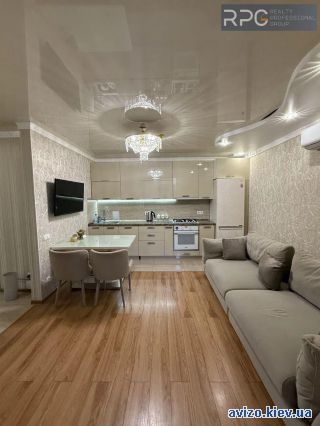 Продажа <a class='adt__geo' href='/nerukhomist/prodazh-kvartyr-budynkiv/kvartyry/kyivska-oblast/q-2-кімнатні/'>2 кімнати</a>-комнатной квартиры, Софиевская Борщаговка