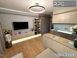 Продается <a class='adt__geo' href='/nerukhomist/prodazh-kvartyr-budynkiv/kvartyry/kyiv-misto/q-1-кімнатні/'>1 кімната</a>-комнатная квартира, ст.м. Левобережная
