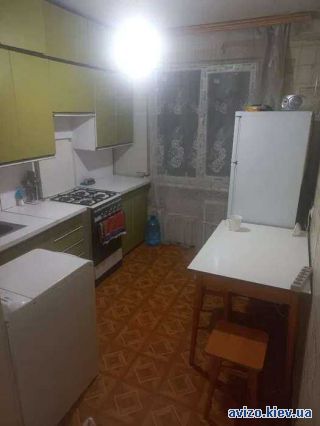 Сдам <a class='adt__geo' href='/nerukhomist/orenda-kvartyr-budynkiv/kvartyry/kyiv-misto/q-3-кімнатні/'>3 кімнати</a>-комнатную квартиру, ст.м. Дорогожичи