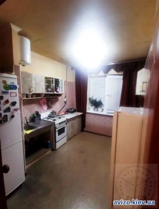 Продам <a class='adt__geo' href='/nerukhomist/prodazh-kvartyr-budynkiv/kvartyry/kyiv-misto/q-3-кімнатні/'>3 кімнати</a>-комнатную квартиру