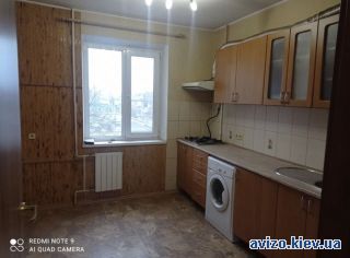 Продам <a class='adt__geo' href='/nerukhomist/prodazh-kvartyr-budynkiv/kvartyry/kyiv-misto/q-3-кімнатні/'>3 кімнати</a>-комнатную квартиру