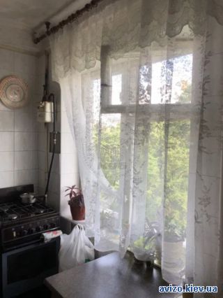 Продажа <a class='adt__geo' href='/nerukhomist/prodazh-kvartyr-budynkiv/kvartyry/kyivska-oblast/q-3-кімнатні/'>3 кімнати</a>-комнатной квартиры, Вишневое