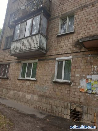 Продаю <a class='adt__geo' href='/nerukhomist/prodazh-kvartyr-budynkiv/kvartyry/kyiv-misto/q-2-кімнатні/'>2 кімнати</a>-комнатную комнату, ст.м. Житомирская