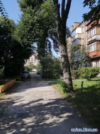 Продаю <a class='adt__geo' href='/nerukhomist/prodazh-kvartyr-budynkiv/kvartyry/kyiv-misto/q-2-кімнатні/'>2 кімнати</a>-комнатную квартиру, ст.м. Святошино