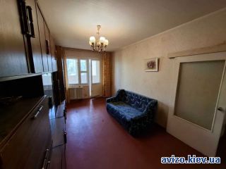 Сдаю <a class='adt__geo' href='/nerukhomist/prodazh-kvartyr-budynkiv/kvartyry/kyiv-misto/q-3-кімнатні/'>3 кімнати</a>-комнатную квартиру, ст.м. Святошино