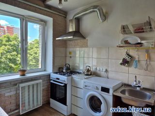Продается <a class='adt__geo' href='/nerukhomist/prodazh-kvartyr-budynkiv/kvartyry/kyiv-misto/q-2-кімнатні/'>2 кімнати</a>-комнатная квартира