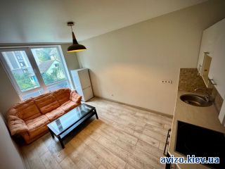 Продажа <a class='adt__geo' href='/nerukhomist/prodazh-kvartyr-budynkiv/kvartyry/kyiv-misto/q-1-кімнатні/'>1 кімната</a>-комнатной квартиры, ст.м. Вырлица