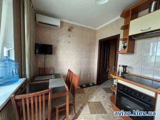 Продажа <a class='adt__geo' href='/nerukhomist/prodazh-kvartyr-budynkiv/kvartyry/kyiv-misto/q-2-кімнатні/'>2 кімнати</a>-комнатной квартиры, ст.м. Красный Хутор