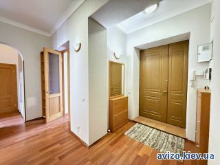 <a class='adt__geo' href='/nerukhomist/prodazh-kvartyr-budynkiv/kvartyry/kyiv-misto/q-3-кімнатні/'>3 кімнати</a>-комнатная квартира