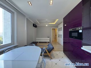 Продаю <a class='adt__geo' href='/nerukhomist/prodazh-kvartyr-budynkiv/kvartyry/kyiv-misto/q-3-кімнатні/'>3 кімнати</a>-комнатную квартиру