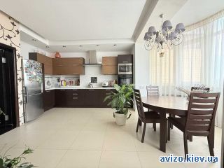 Аренда <a class='adt__geo' href='/nerukhomist/orenda-kvartyr-budynkiv/kvartyry/kyiv-misto/q-3-кімнатні/'>3 кімнати</a>-комнатной квартиры