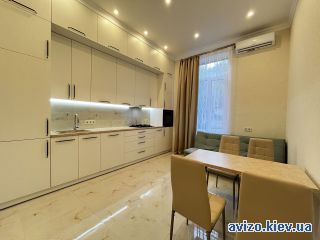 Сдается <a class='adt__geo' href='/nerukhomist/orenda-kvartyr-budynkiv/kvartyry/kyiv-misto/q-3-кімнатні/'>3 кімнати</a>-комнатная квартира