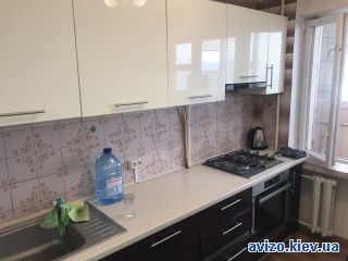Сдается <a class='adt__geo' href='/nerukhomist/orenda-kvartyr-budynkiv/kvartyry/kyiv-misto/q-2-кімнатні/'>2 кімнати</a>-комнатная квартира