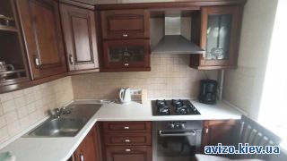 Продажа <a class='adt__geo' href='/nerukhomist/prodazh-kvartyr-budynkiv/kvartyry/kyiv-misto/q-3-кімнатні/'>3 кімнати</a>-комнатной квартиры