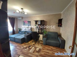Продам <a class='adt__geo' href='/nerukhomist/prodazh-kvartyr-budynkiv/kvartyry/kyiv-misto/q-1-кімнатні/'>1 кімната</a>-комнатную квартиру, ст.м. Осокорки
