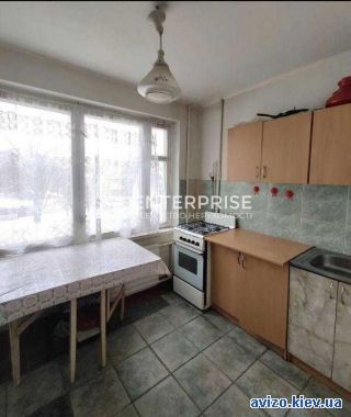 Продается <a class='adt__geo' href='/nerukhomist/prodazh-kvartyr-budynkiv/kvartyry/kyiv-misto/q-3-кімнатні/'>3 кімнати</a>-комнатная квартира, ст.м. Левобережная