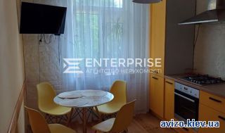 Продам <a class='adt__geo' href='/nerukhomist/prodazh-kvartyr-budynkiv/kvartyry/kyiv-misto/q-2-кімнатні/'>2 кімнати</a>-комнатную квартиру, ст.м. Шулявская
