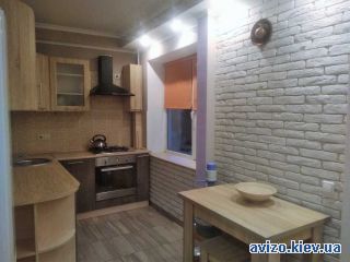 Сдам <a class='adt__geo' href='/nerukhomist/orenda-kvartyr-budynkiv/kvartyry/kyiv-misto/q-3-кімнатні/'>3 кімнати</a>-комнатную квартиру