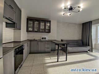 Сдается <a class='adt__geo' href='/nerukhomist/orenda-kvartyr-budynkiv/kvartyry/kyiv-misto/q-2-кімнатні/'>2 кімнати</a>-комнатная квартира, ст.м. Контрактовая площадь