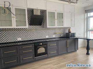 Продается <a class='adt__geo' href='/nerukhomist/prodazh-kvartyr-budynkiv/kvartyry/kyiv-misto/q-3-кімнатні/'>3 кімнати</a>-комнатная квартира, ст.м. Кловская