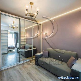 <a class='adt__geo' href='/nerukhomist/prodazh-kvartyr-budynkiv/kvartyry/kyivska-oblast/q-3-кімнатні/'>3 кімнати</a>-комнатная квартира, Гатное