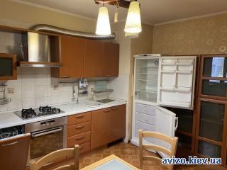 Продаю <a class='adt__geo' href='/nerukhomist/prodazh-kvartyr-budynkiv/kvartyry/kyiv-misto/q-3-кімнатні/'>3 кімнати</a>-комнатную квартиру