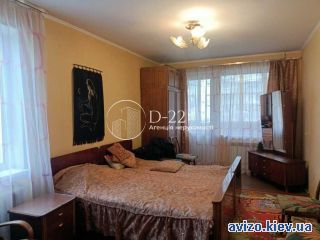 <a class='adt__geo' href='/nerukhomist/prodazh-kvartyr-budynkiv/kvartyry/kyiv-misto/q-3-кімнатні/'>3 кімнати</a>-комнатная квартира