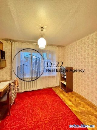 <a class='adt__geo' href='/nerukhomist/prodazh-kvartyr-budynkiv/kvartyry/kyiv-misto/q-3-кімнатні/'>3 кімнати</a>-комнатная квартира
