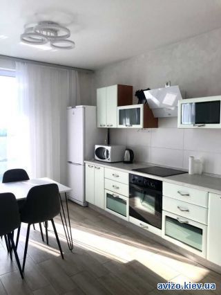 Сдам <a class='adt__geo' href='/nerukhomist/orenda-kvartyr-budynkiv/kvartyry/kyiv-misto/q-1-кімнатні/'>1 кімната</a>-комнатную квартиру, ст.м. Черниговская