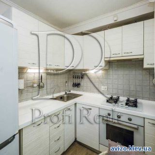 Продажа <a class='adt__geo' href='/nerukhomist/prodazh-kvartyr-budynkiv/kvartyry/kyiv-misto/q-2-кімнатні/'>2 кімнати</a>-комнатной квартиры