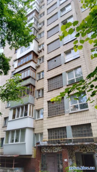 Сдам <a class='adt__geo' href='/nerukhomist/orenda-kvartyr-budynkiv/kvartyry/kyiv-misto/q-4-кімнатні/'>4 кімнати</a>-комнатную квартиру