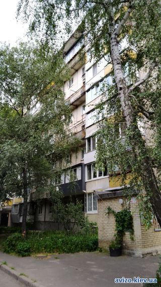 <a class='adt__geo' href='/nerukhomist/prodazh-kvartyr-budynkiv/kvartyry/kyiv-misto/q-3-кімнатні/'>3 кімнати</a>-комнатная квартира
