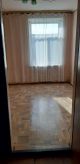 Продажа <a class="adt__geo" href="/nerukhomist/prodazh-kvartyr-budynkiv/kimnaty/kyiv-misto/q-багатокімнатні/">5 кімнат</a>-комнатной комнаты, ст.м. Бориспольская