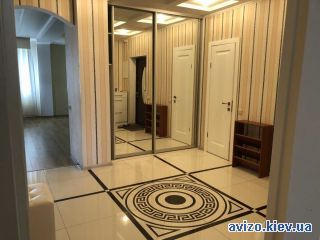 Сдам <a class='adt__geo' href='/nerukhomist/orenda-kvartyr-budynkiv/kvartyry/kyiv-misto/q-3-кімнатні/'>3 кімнати</a>-комнатную квартиру, ст.м. Позняки