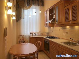 Сдаю <a class='adt__geo' href='/nerukhomist/orenda-kvartyr-budynkiv/kvartyry/kyiv-misto/q-2-кімнатні/'>2 кімнати</a>-комнатную квартиру, ст.м. Университет
